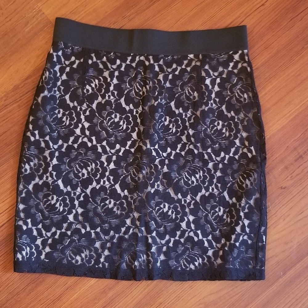 Beautiful Black Lace Lined Skirt!